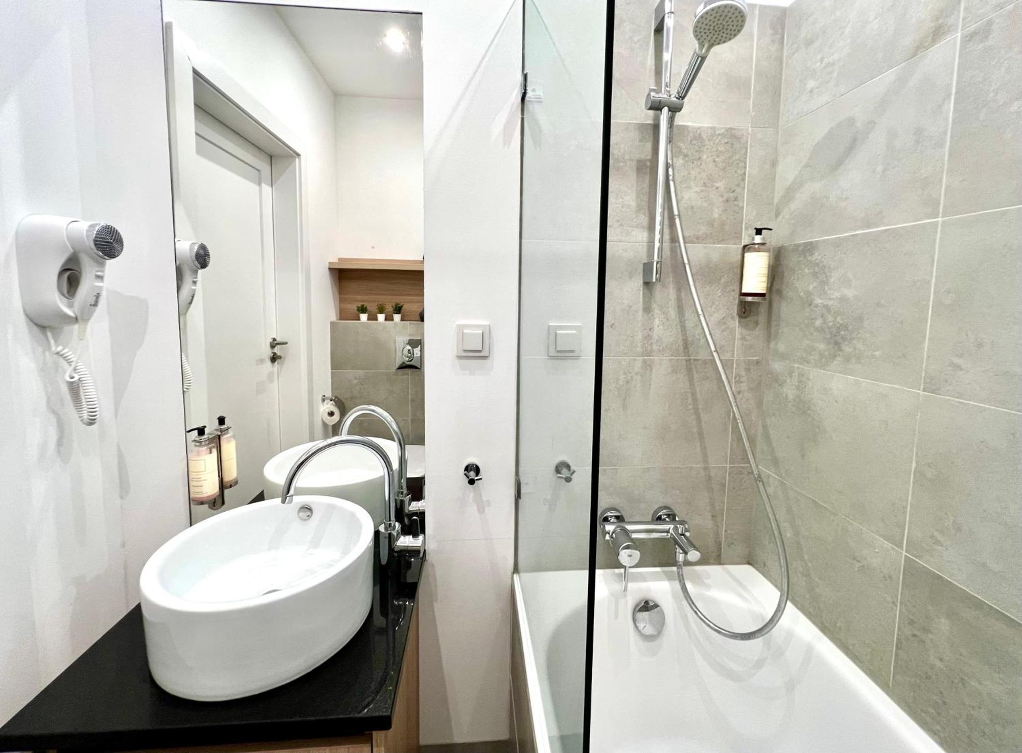 K22 Warszawa Zachodnia Slawinska 502 Apartment Ngoại thất bức ảnh